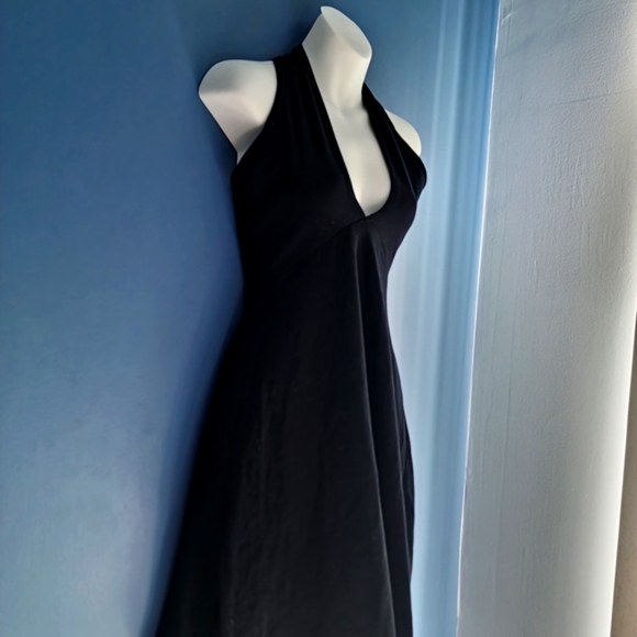 🖤 Versatile Black Halter Swim Cover-Up Dress – Multi-Way Style! 🖤 - Picture 2 of 5